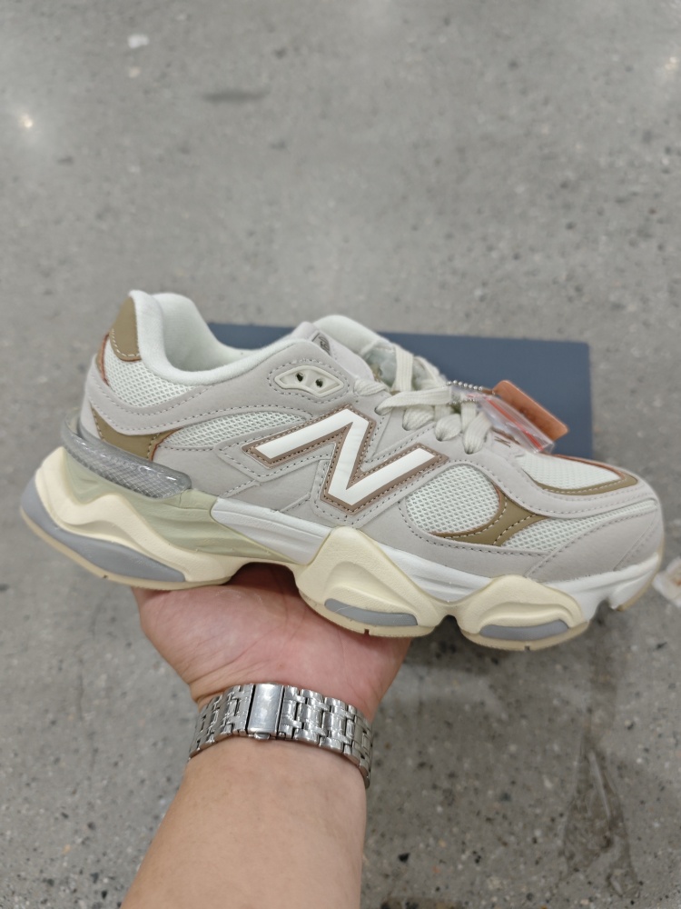 New Balance NB9060