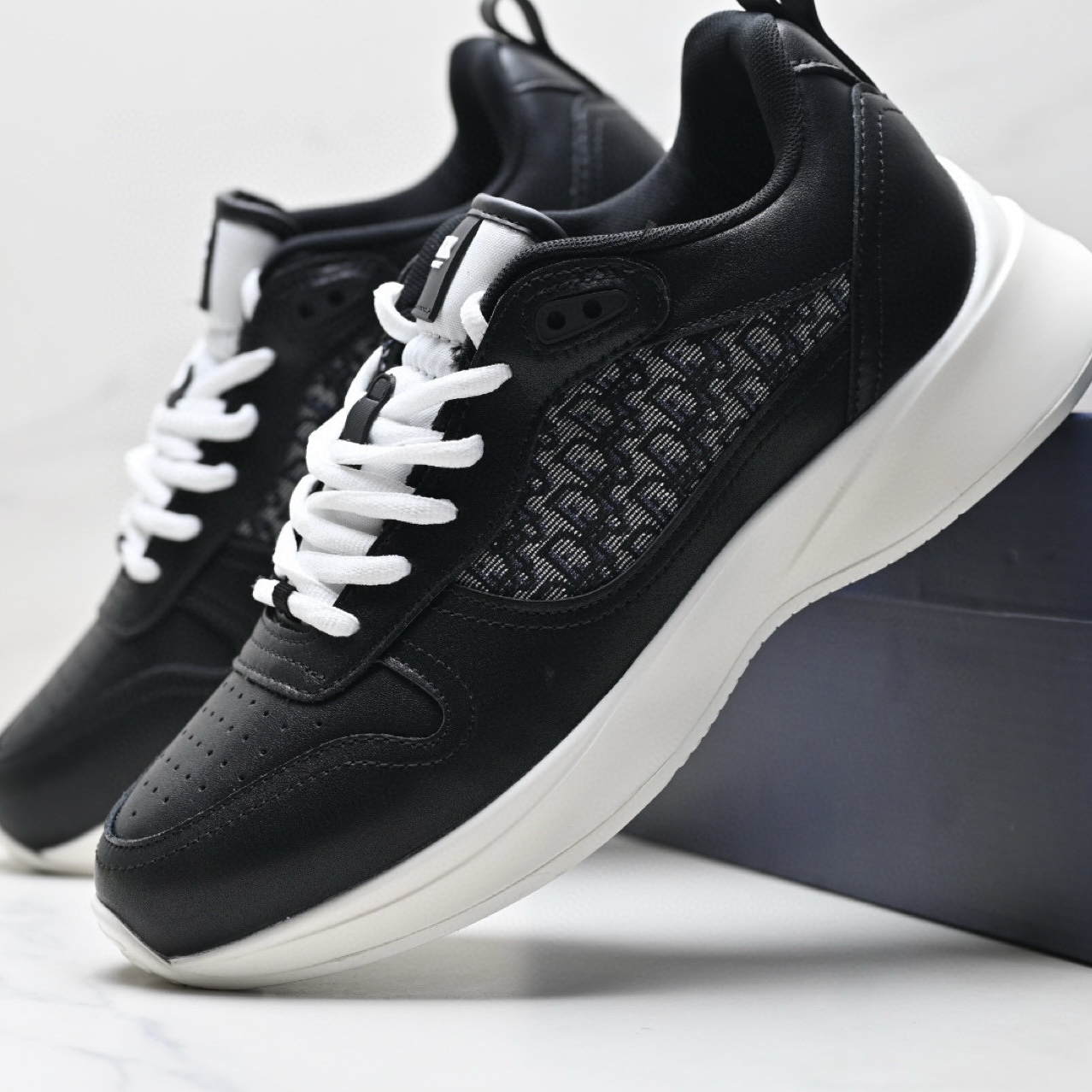 Dior B25