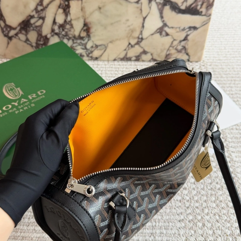 An easy-to-match Baguette Bag for daily wear-box