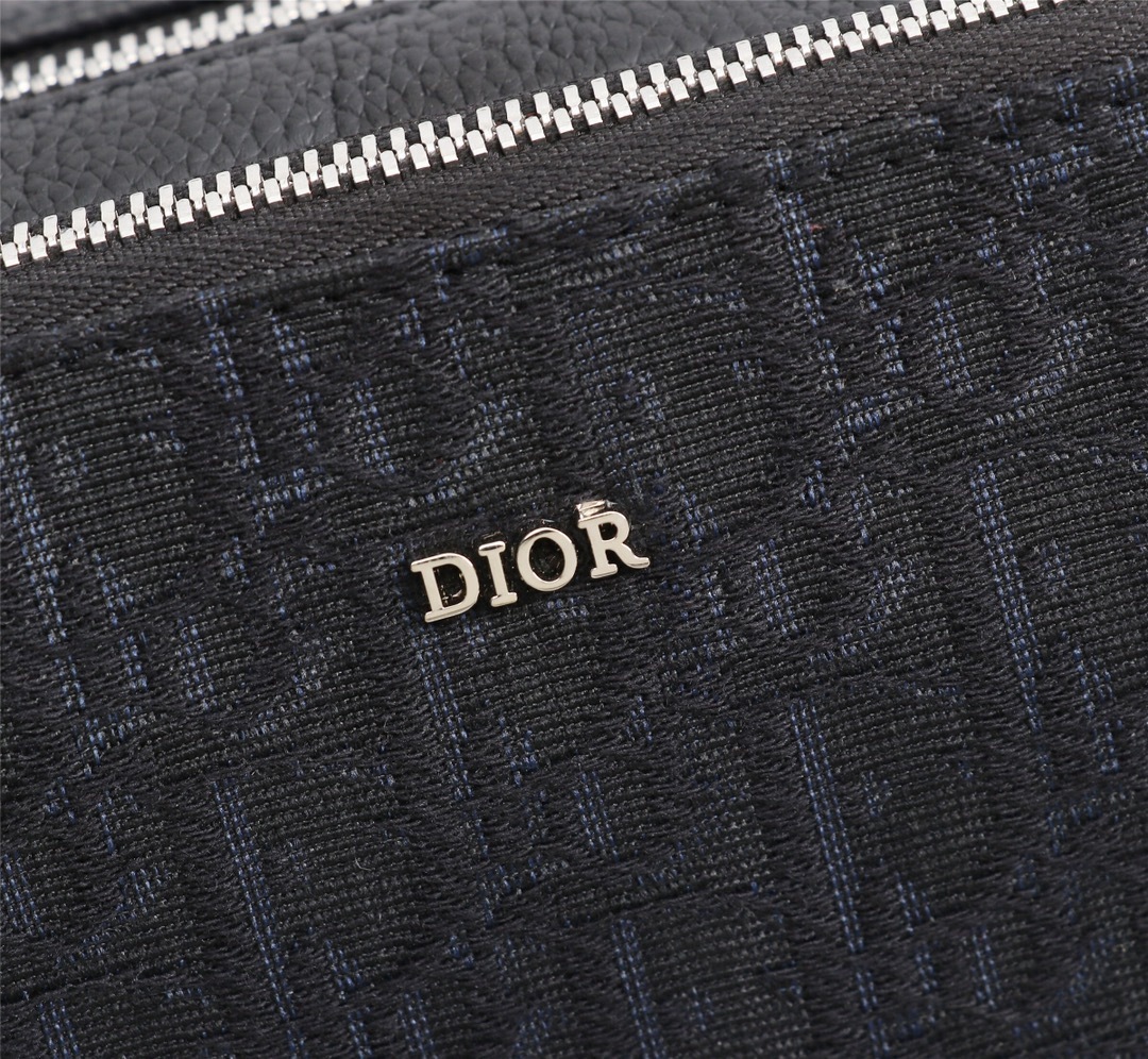 DIOR’s new men’s and women’s chain cross-body saddle tote one-shoulder small square bag-comes with gift box