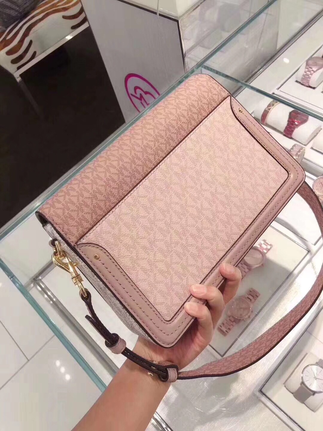 Advanced fashion trendy leather shoulder bag, fashionable commuting diagonal cross bag, women’s retro small square bag-comes with gift box