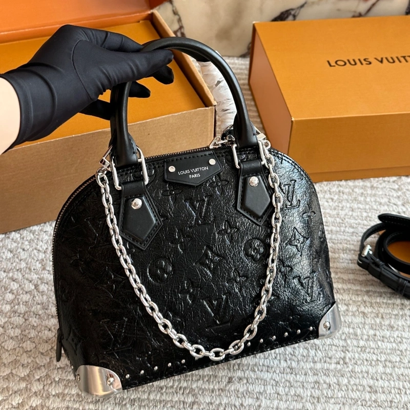 The new Alma shell bag  -box