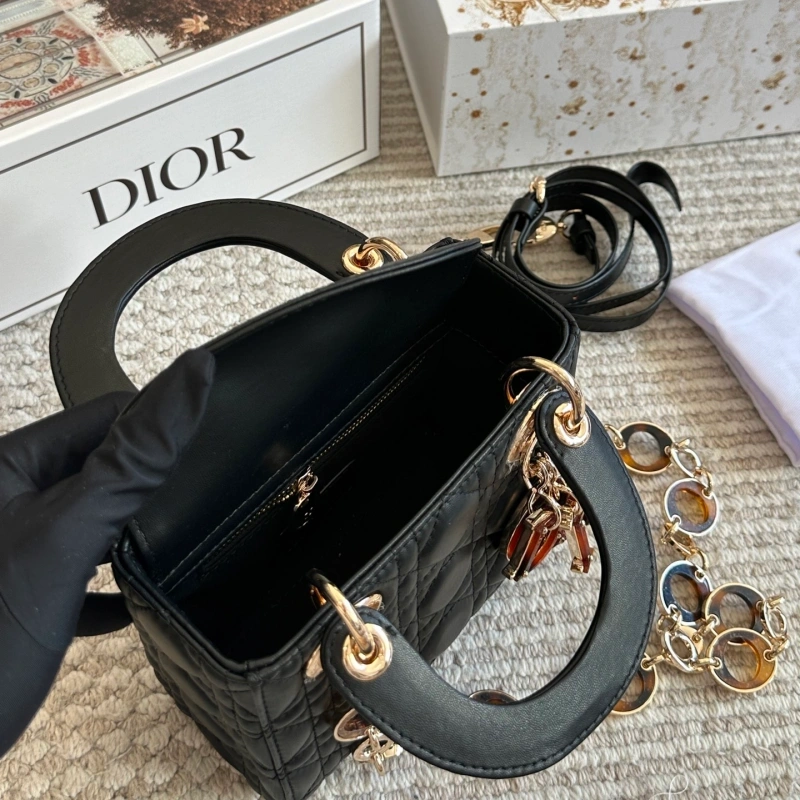 The D family is a concubineHigh-end quality-box