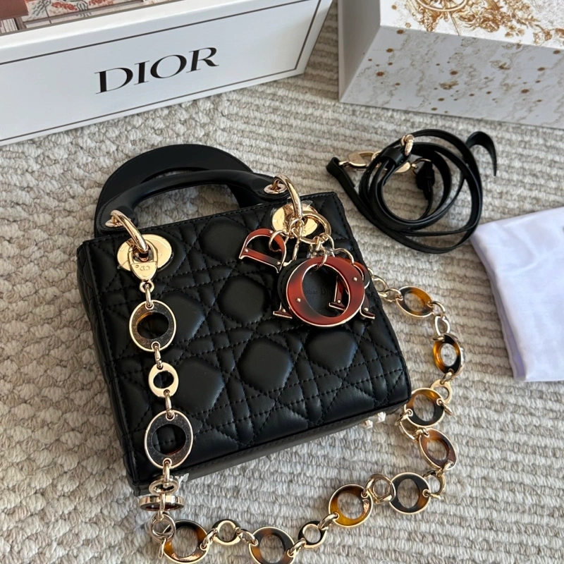 The D family is a concubineHigh-end quality-box