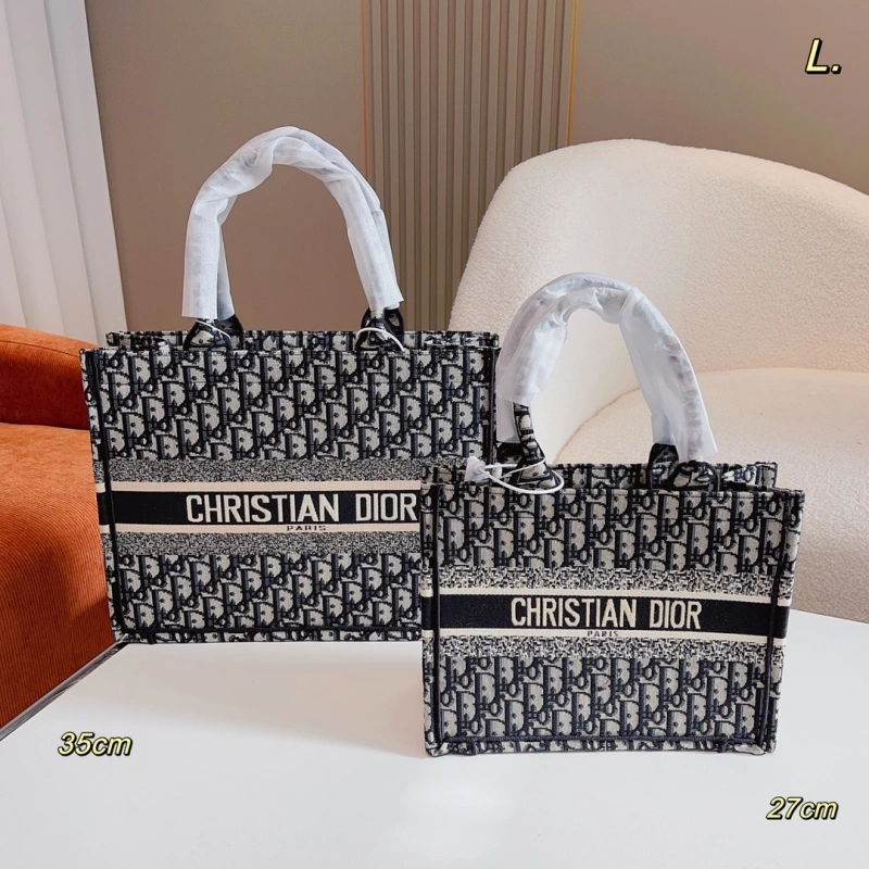 Embroidered tote, available in 3 sizes-box