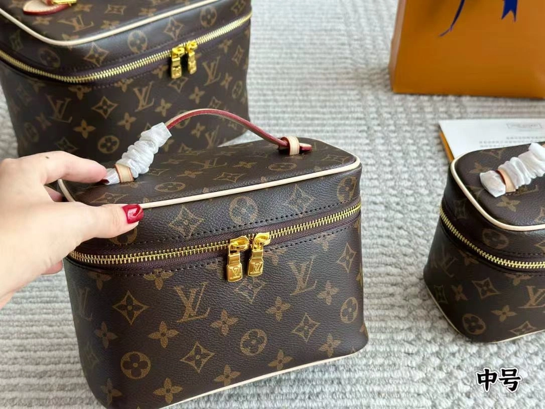 Supporting inner liner makeup bag transformation scarf bag crossbody shoulder strap chain accessories-comes with gift box