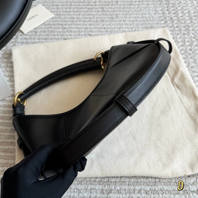 Leather with horn handles and antique gold buckles—vintage yet edgy-no box