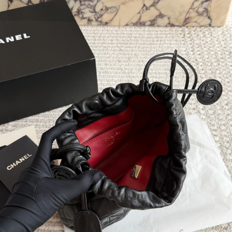 Sheepskin Cloud Bag, Black Quilted-box