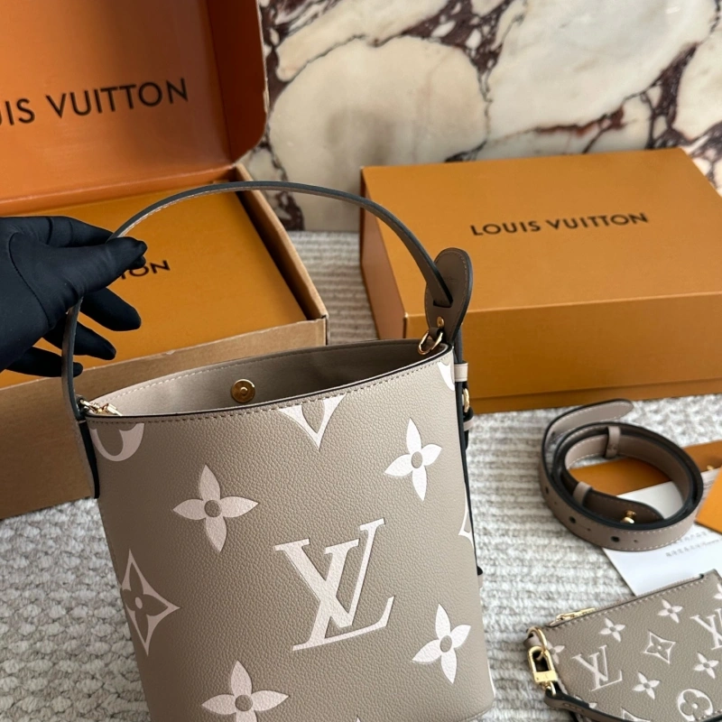 The BB25ss bucket bag-box