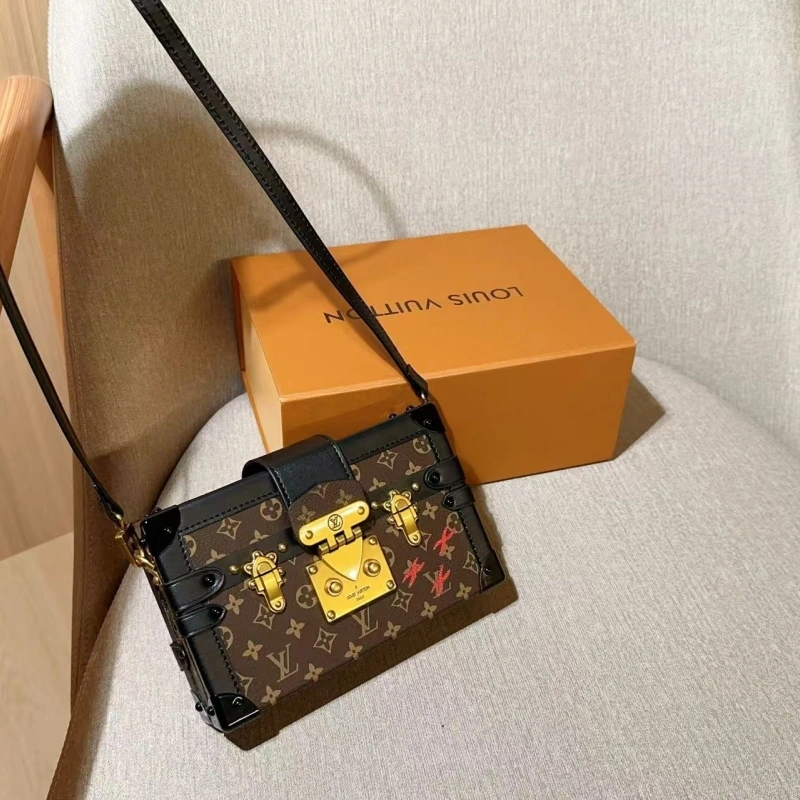 Hard square box-box