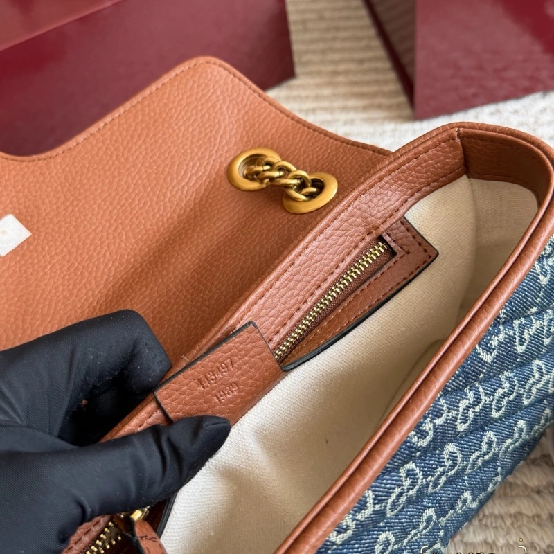 A total must-have. The ultimate Marmont: classic Double G upgraded, in real leather-box