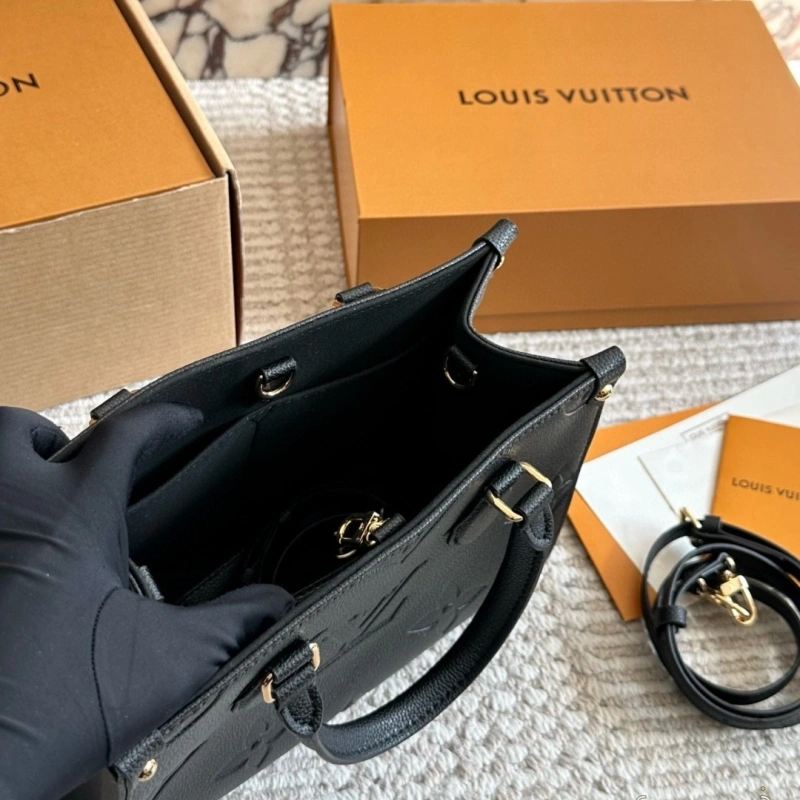 Small S/S handbag with box