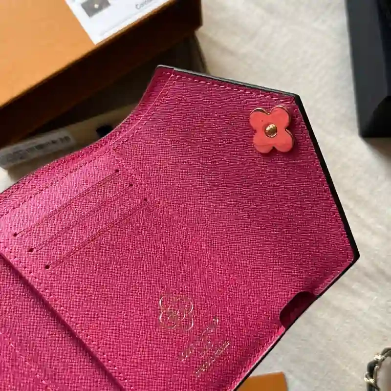 L family Doudou wallet-box