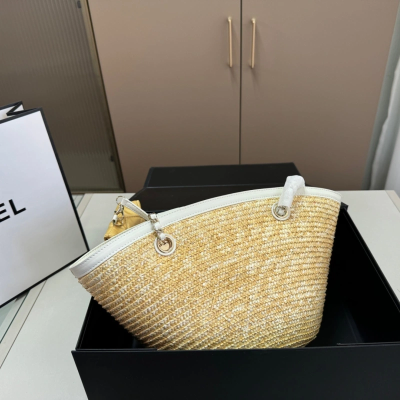 Chain-strap Woven Shopper-box
