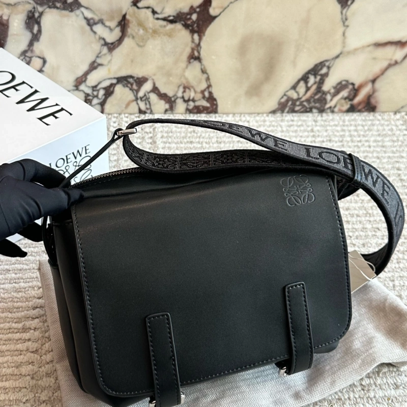 Wide strap printed flap messenger bag-box