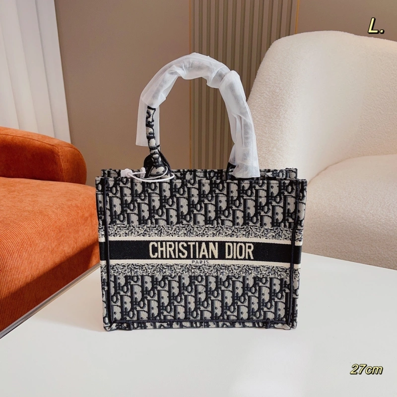 Embroidered tote, available in 3 sizes-box