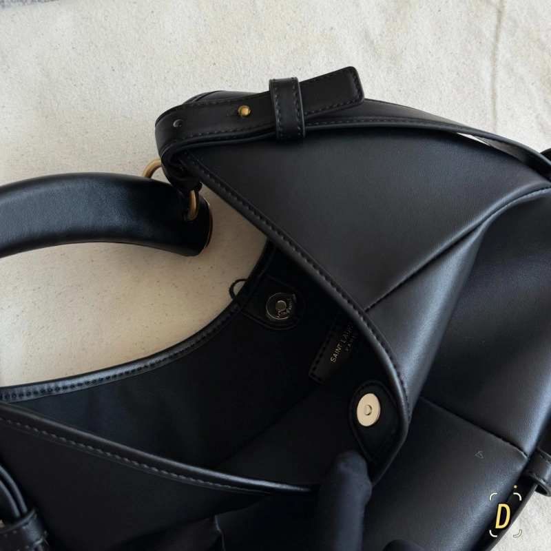Leather with horn handles and antique gold buckles—vintage yet edgy-no box