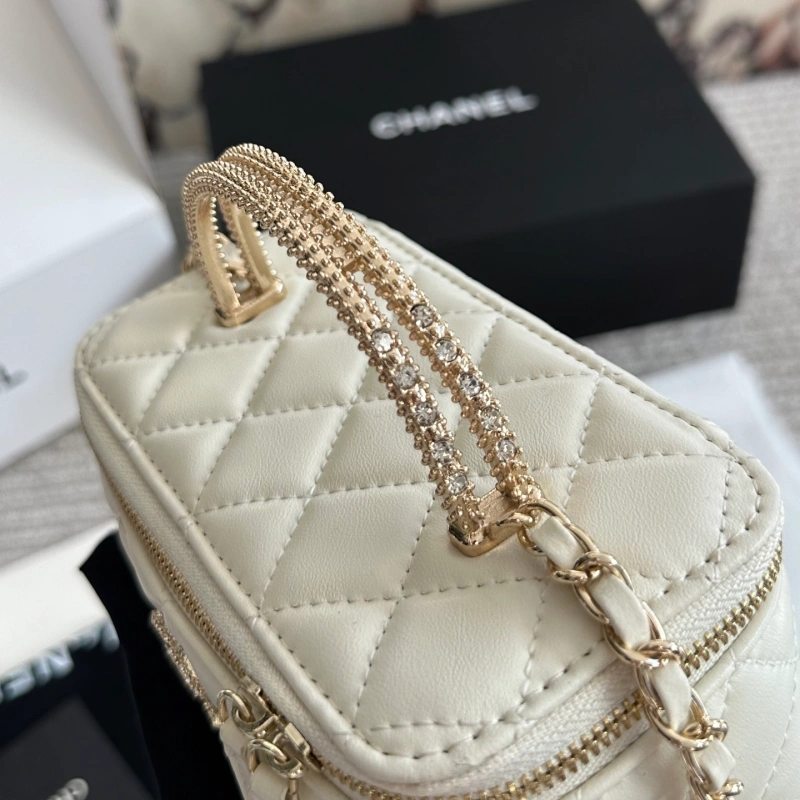 Glossy gold label diamond plaid sheepskin handle long box bag-box