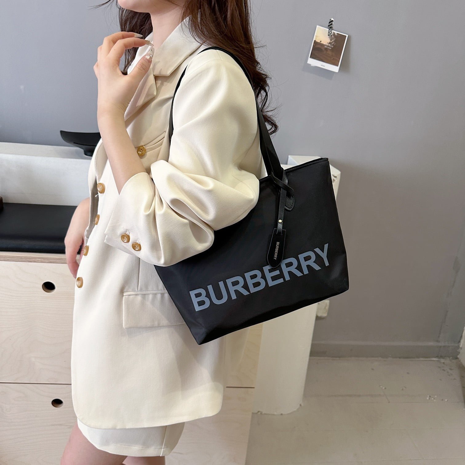 BURBERRY handbag-without packaging box