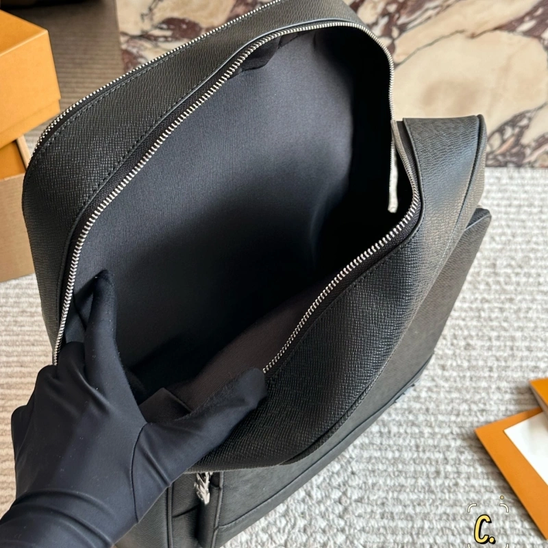 L home backpack ● ultra-high-definition hardware l0go logo-no box