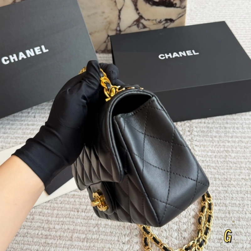A fashionable and versatile classic that never goes wrong-box