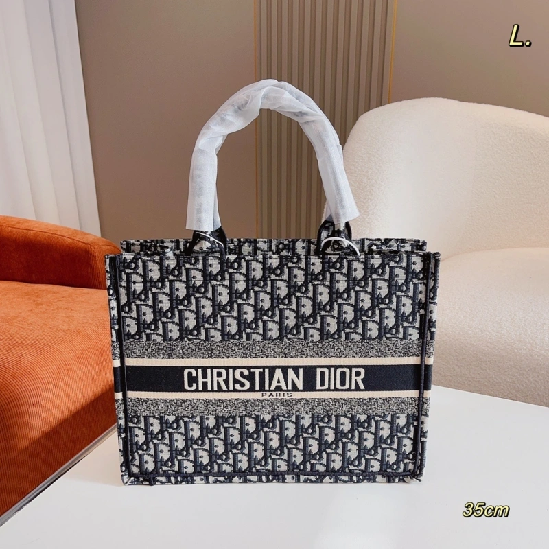 Embroidered tote, available in 3 sizes-box