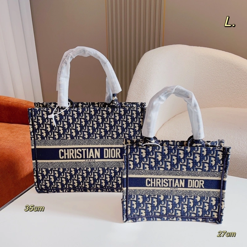 Embroidered tote, available in 3 sizes-box