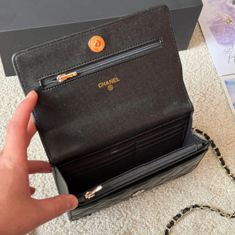 Chain handle + double CLogo-box