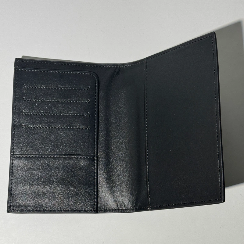 Black crocodile pattern passport holder-box
