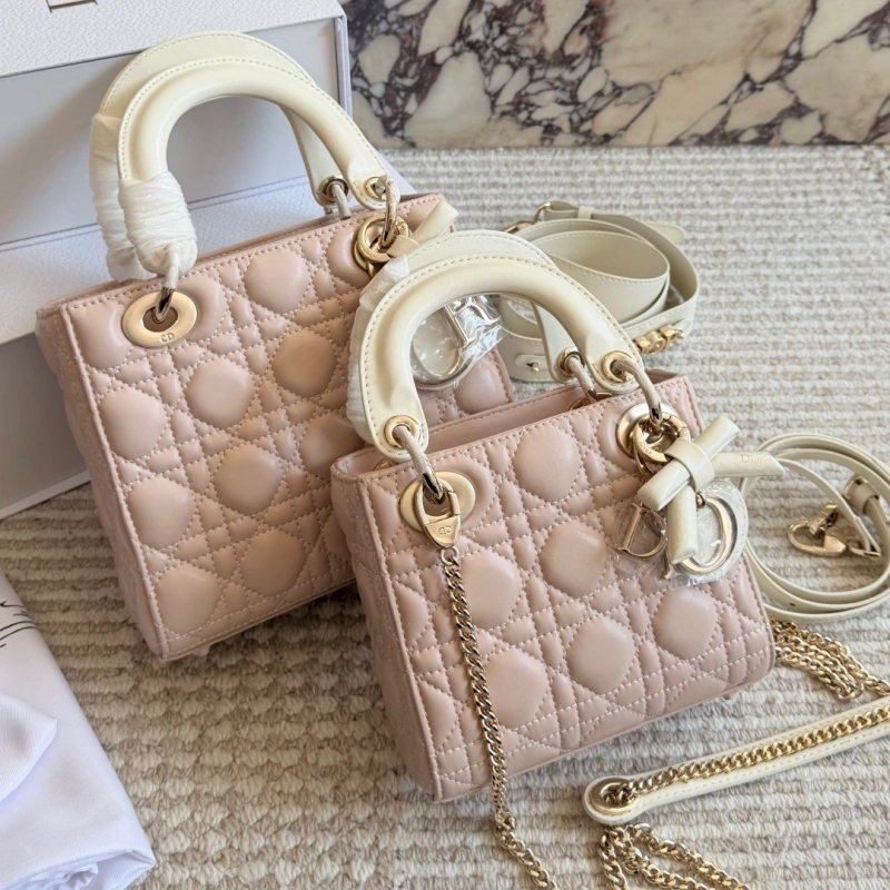 D’s Lady Dior bow-box