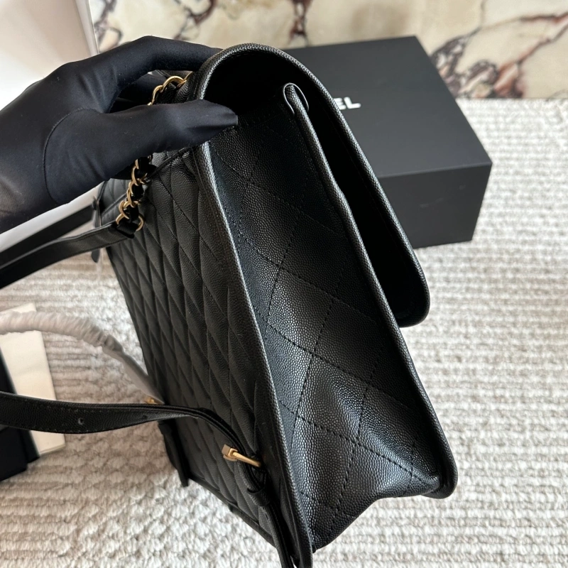 Caviar patent leather backpack-box
