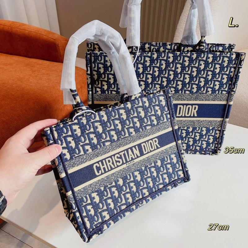 Embroidered tote, available in 3 sizes-box