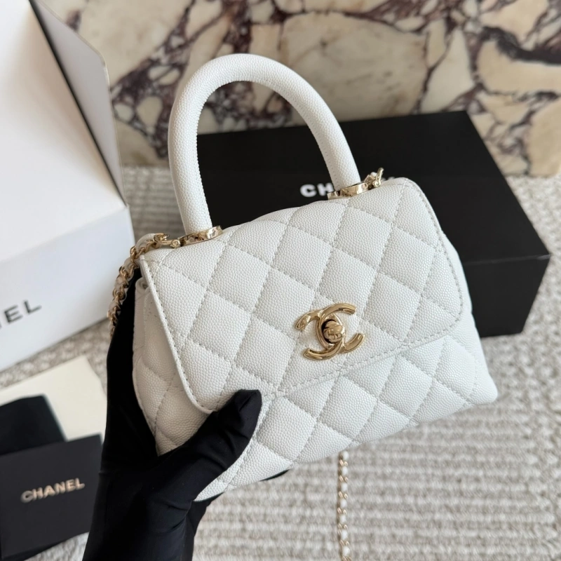 Elegant Pebbled Leather Tote – Timeless Cowhide Design with Scratch-Resistant Texture for Daily Use-box