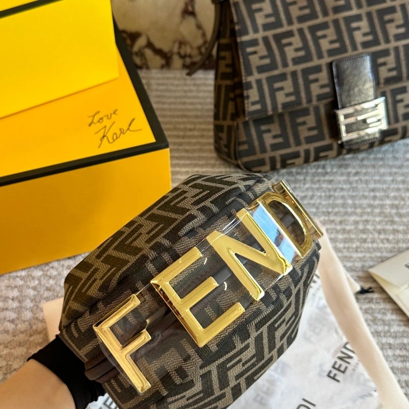 The latest model of the crescent bag-box