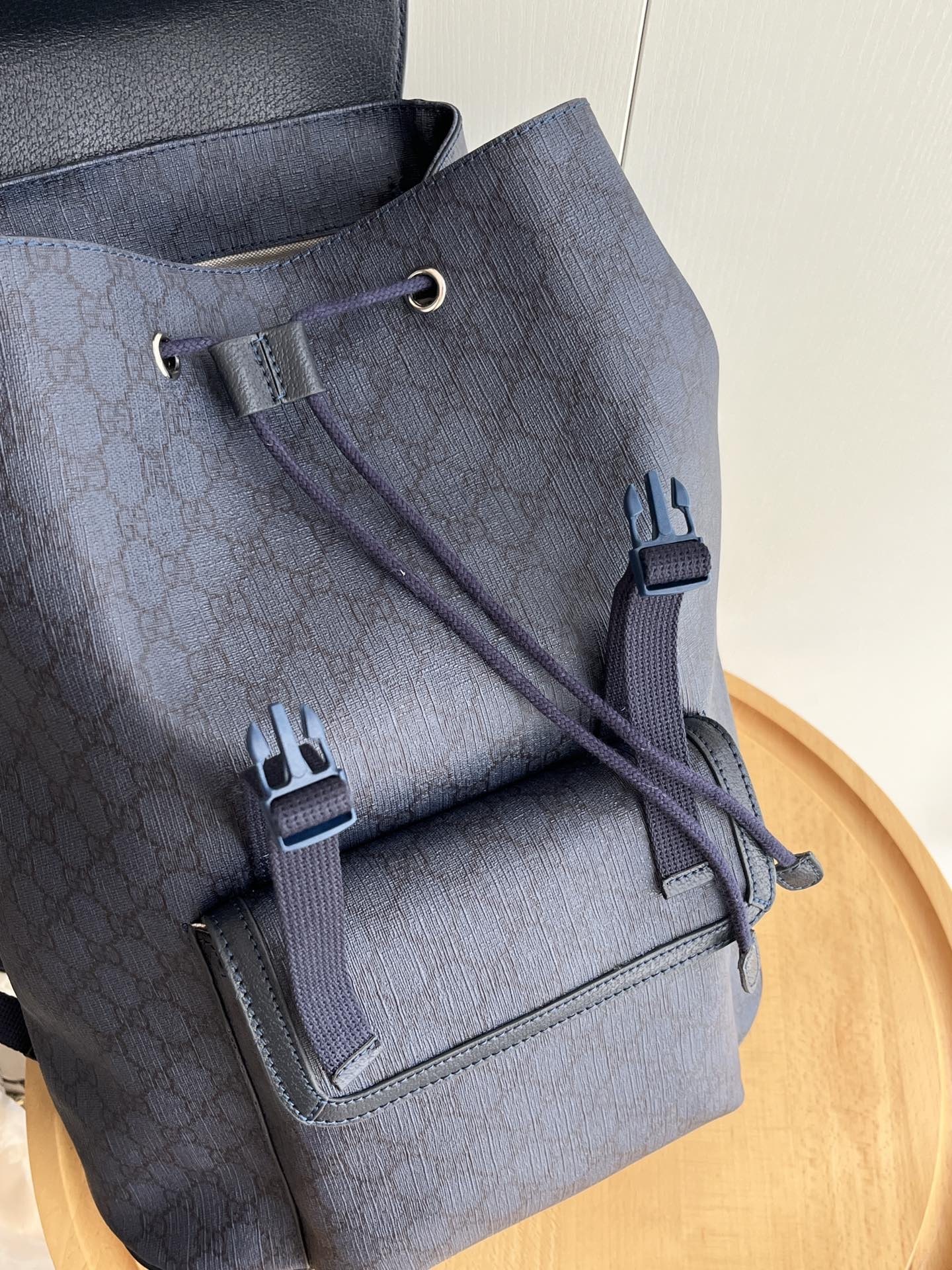 Popular bucket bag shoulder bag handbag light luxury backpack simple shoulder bag men’s and women’s single commuter-without packaging box