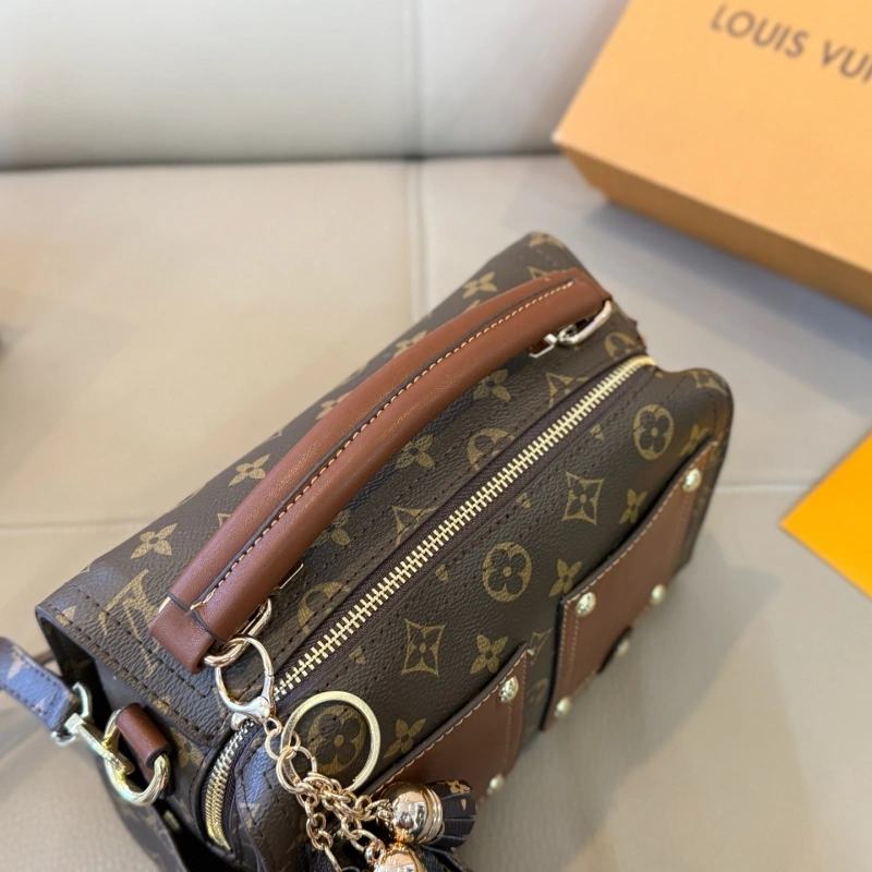New 2-way shoulder and hand bag-no box