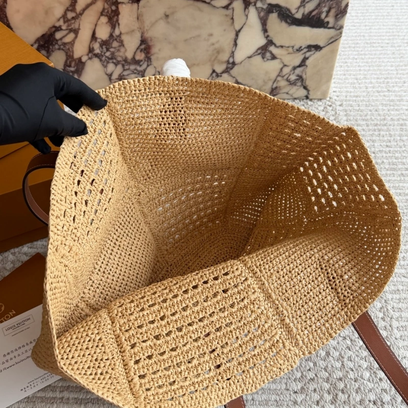 Vacation vibes with my new straw tote-no box