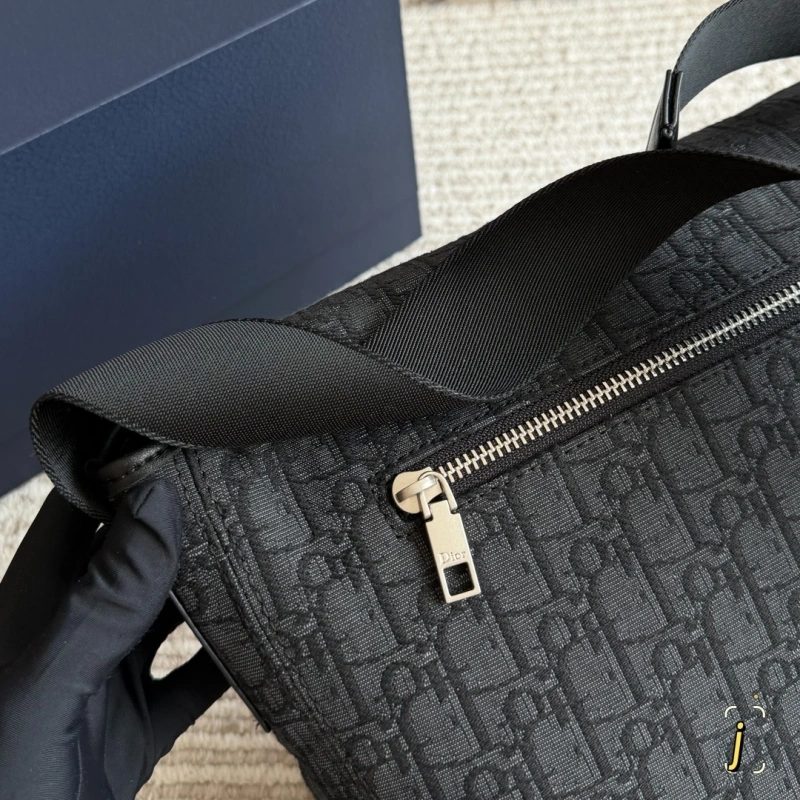 Stylish monogram messenger bag-box
