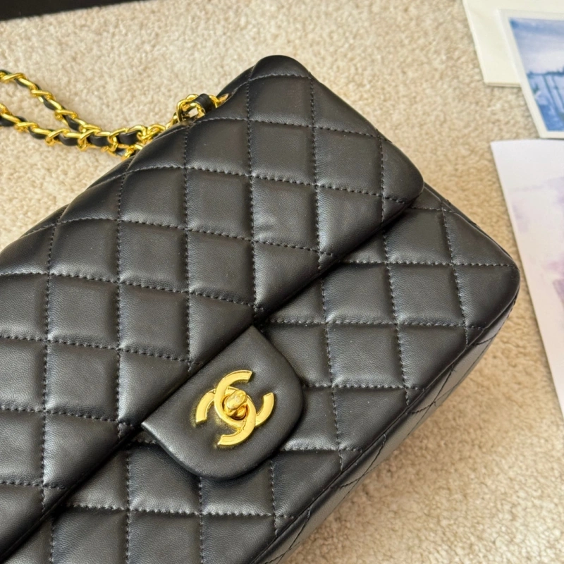 Classic Flap Bag with Chain Strap-box