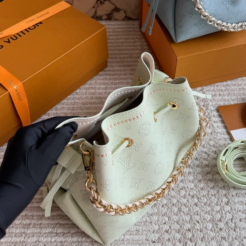 Broderie anglaise calfskin-box