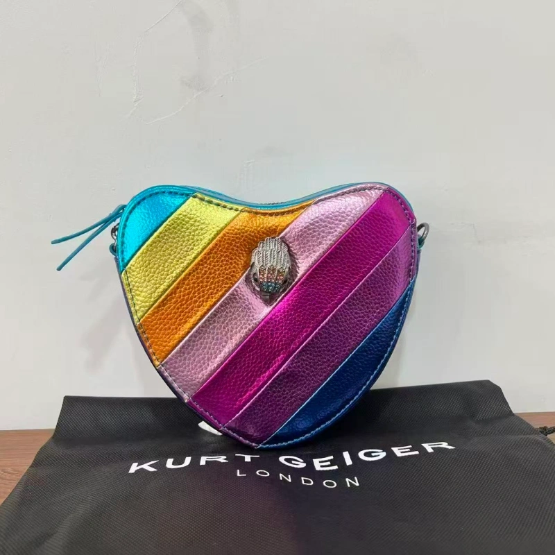 The ladies’ bag is sold without a box