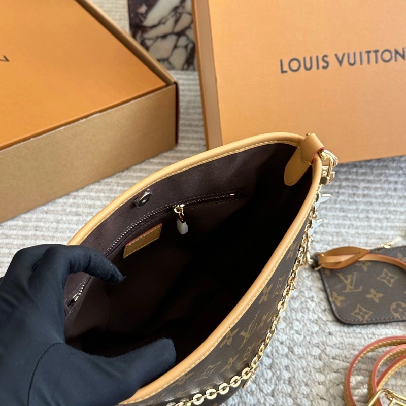Old-fashioned canvas + vegetable-tanned leather red and brown lining-box