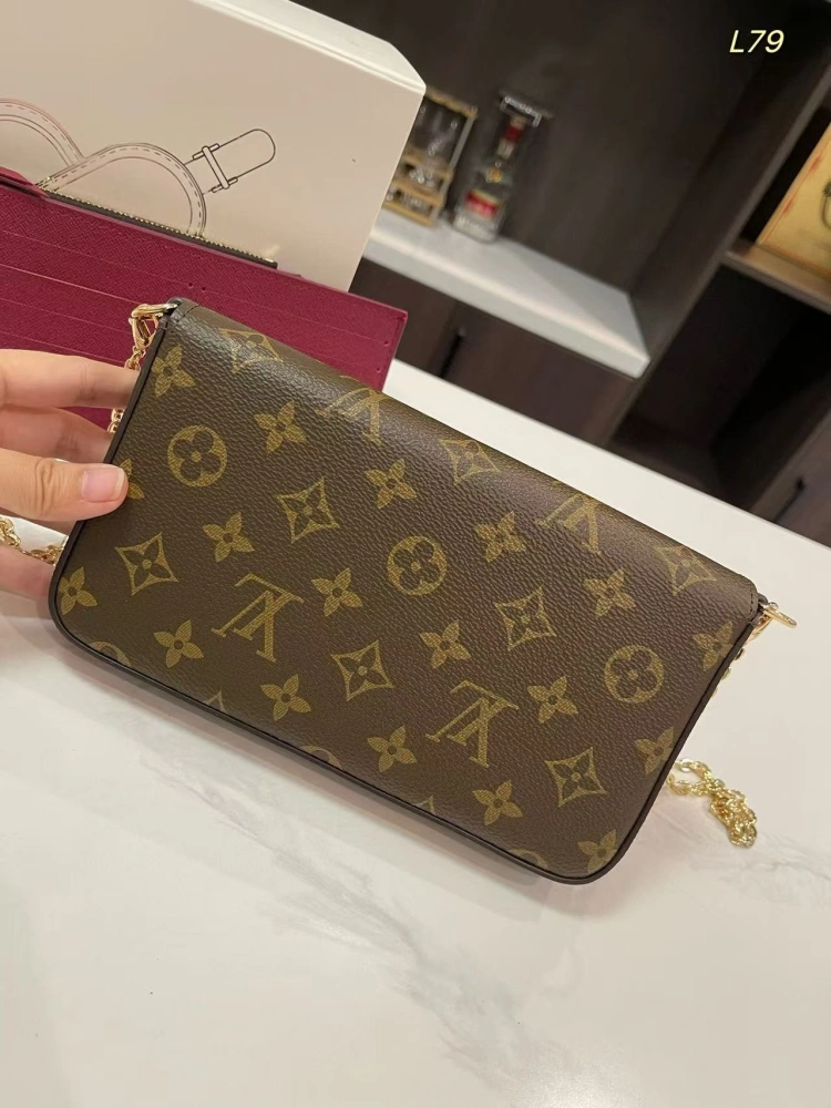 3-in-1 chain crossbody bag on the shoulder-comes with gift box