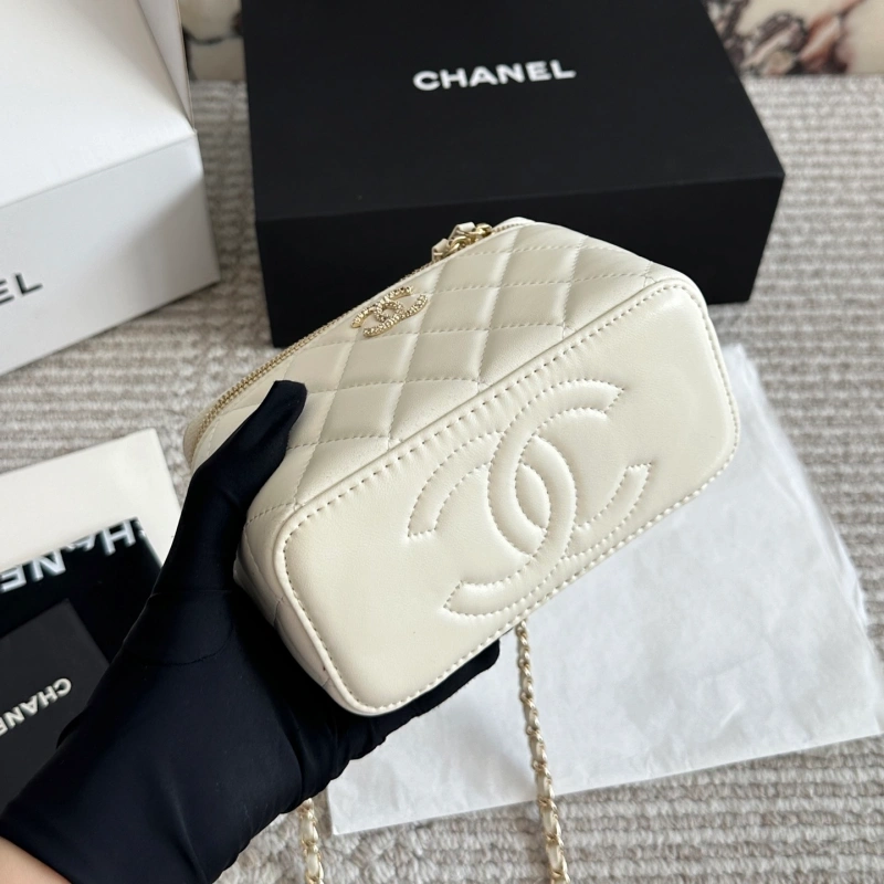 Glossy gold label diamond plaid sheepskin handle long box bag-box