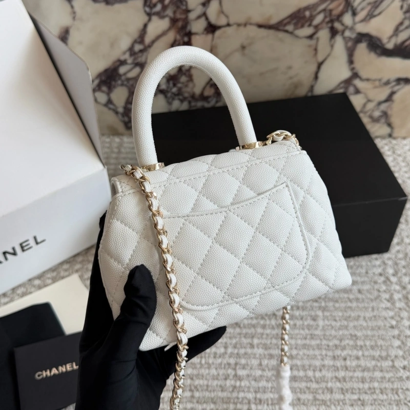 Elegant Pebbled Leather Tote – Timeless Cowhide Design with Scratch-Resistant Texture for Daily Use-box