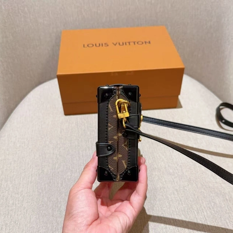 Hard square box-box