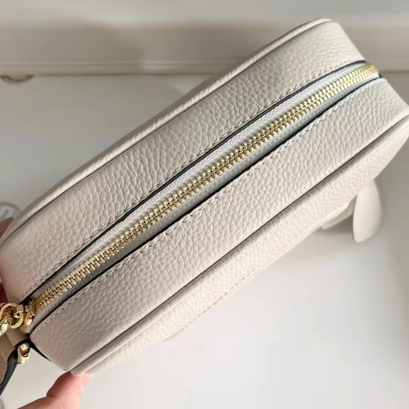 “The classic beige is back!”-box