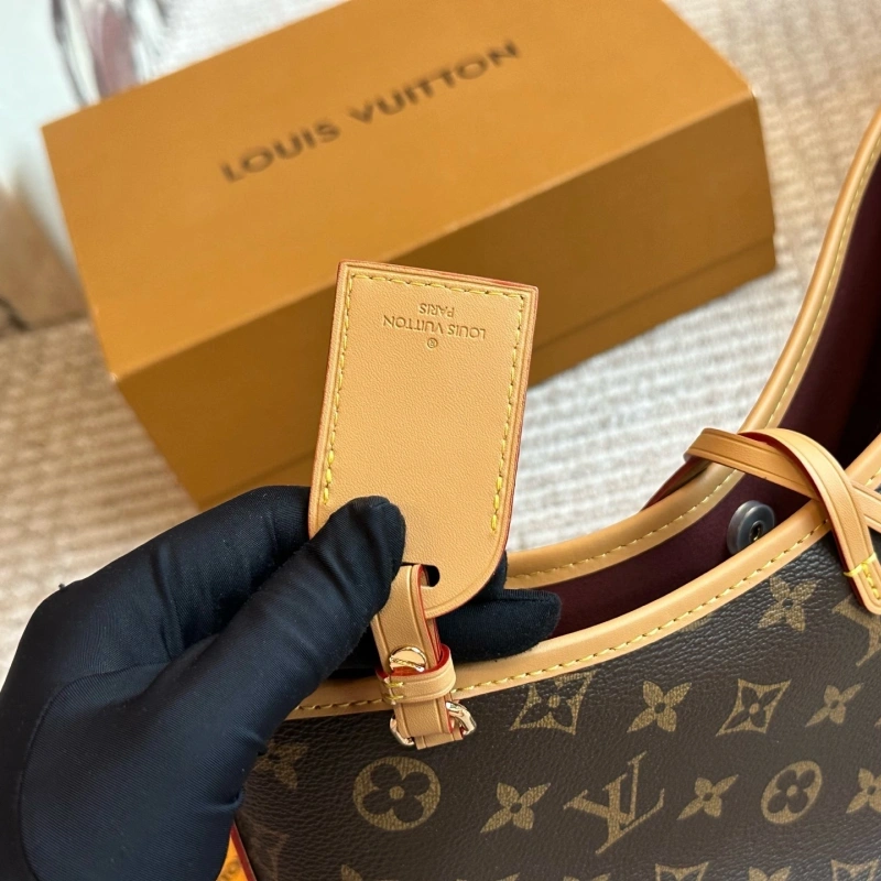 The chip version of the new commuter bag is practical in appearance-box