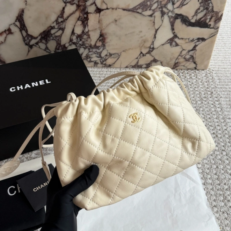 Sheepskin Cloud Bag, Black Quilted-box