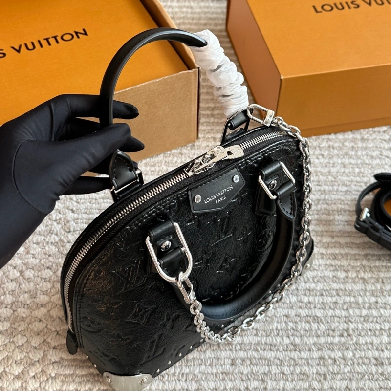 The new Alma shell bag  -box